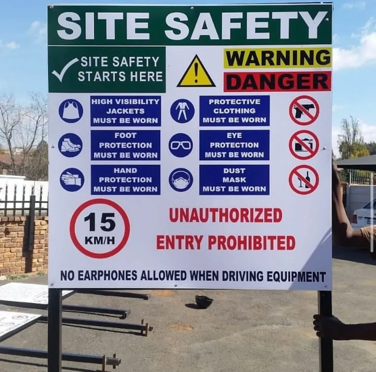 Construction site safety board made by Signpartners